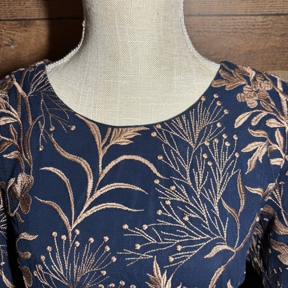 JS COLLECTIONS Maya Short Flutter Sleeve Embroidered Sheath Dress size 6 - Picture 6 of 13